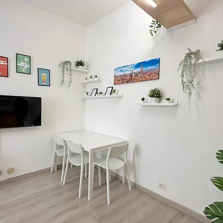 Mondo House *
