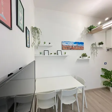 Apartament House *